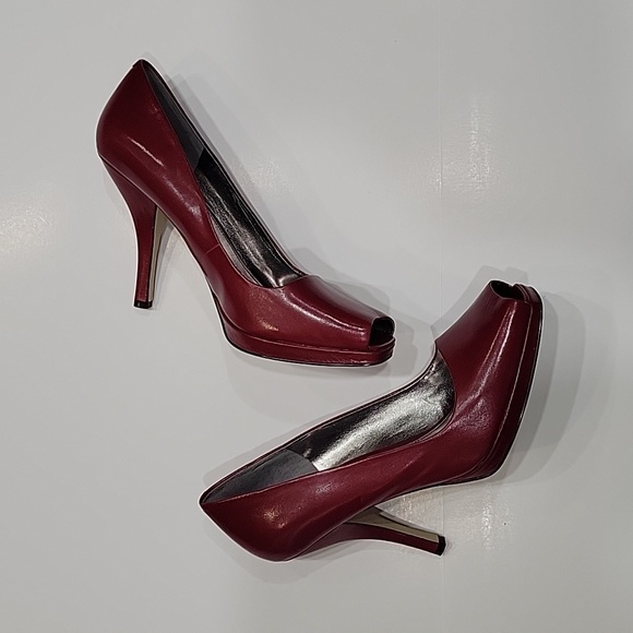 MARC FISHER Shoes - MARC FISHER  Dark Red Leather Heels.  10M